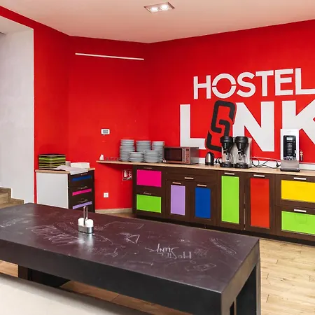 Link Hostel