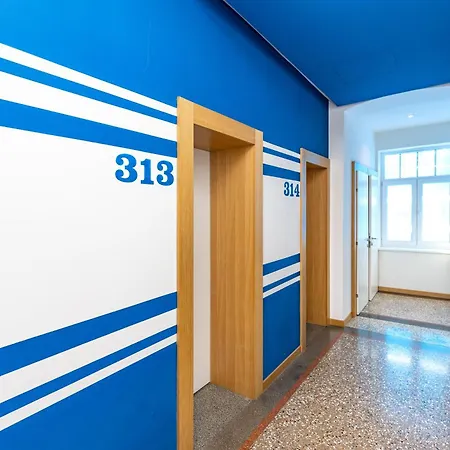 Link Hostel *