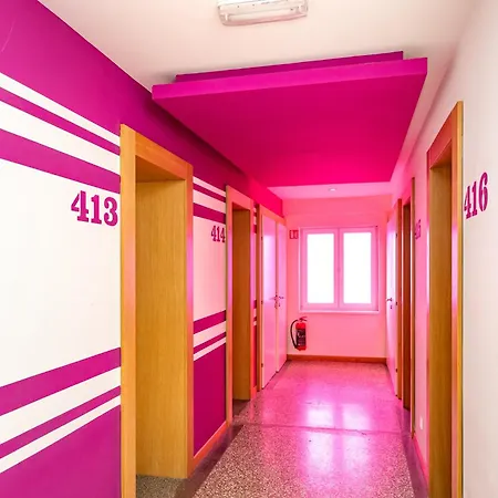 Link Hostel *