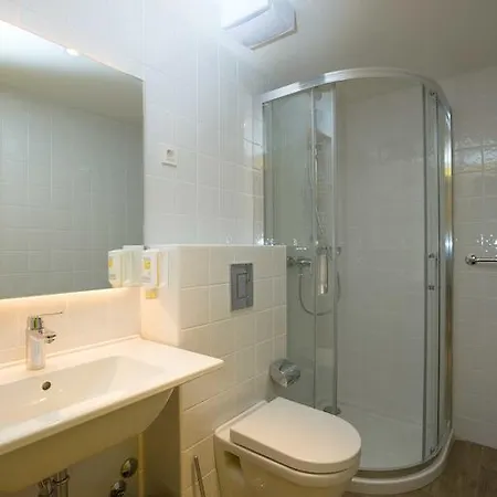 Hostel Link
